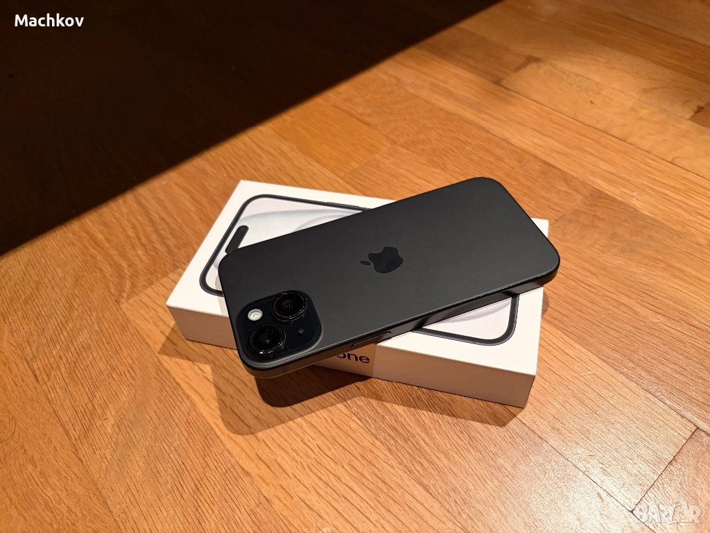 iPhone 15 Black 128GB в гаранция не е заключен, снимка 1
