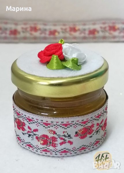 Малки бурканчета с мед, етно мотиви с бял фон. , снимка 1