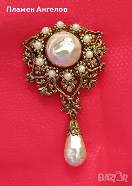Стара, винтидж брошка със висулка. , снимка 1