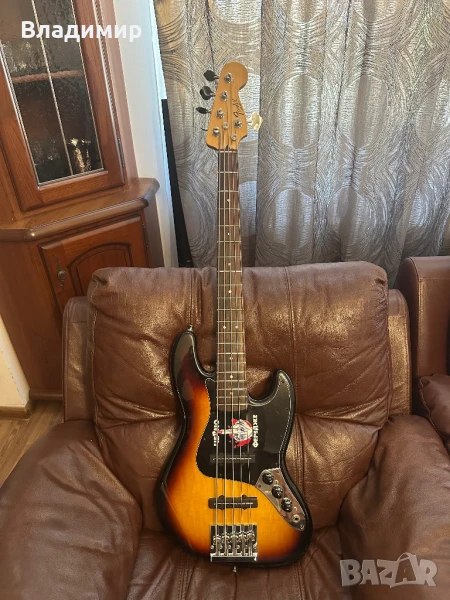 Бас китара Fender Jazz Bass, снимка 1