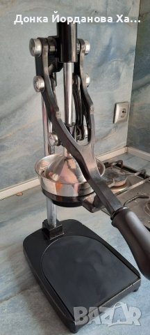 Продавам професионална сокоизтисквачка, снимка 2 - Прибори за хранене, готвене и сервиране - 38667282