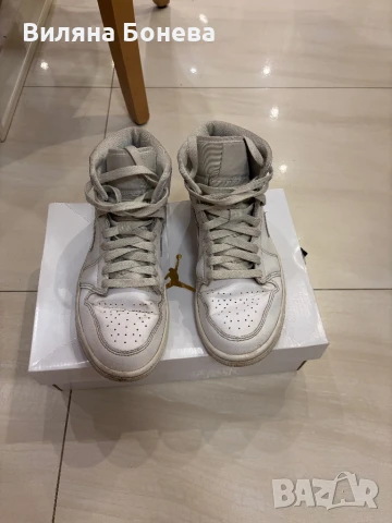Nike Air Jordan 1 Mid, снимка 2 - Кецове - 51010347