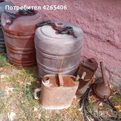 7 Пластмасови туби за гориво, фуния, 2 лейки и маркуч за гориво, снимка 3 - Други стоки за дома - 51574014