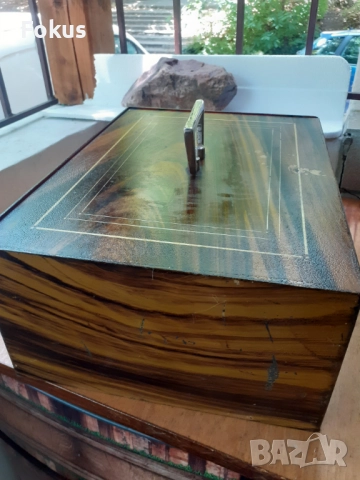 Стара каса сейф касетка банка с ключ, снимка 4 - Антикварни и старинни предмети - 51596624