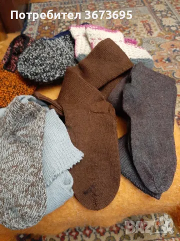 Плетени вълнени терлици и дълги вълнени чорапи , снимка 4 - Дамски чорапи - 49136482
