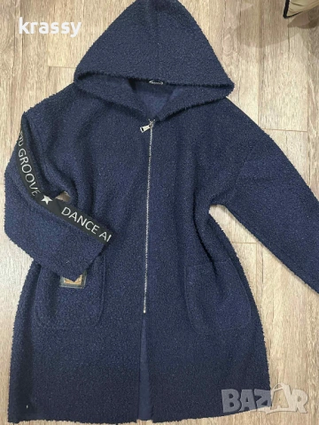 Голямо тънко дамско палто от букле с качулка (размер 3ХЛ)