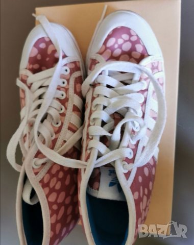 Дамски кецове адидас 38 номер, снимка 2 - Кецове - 39999436