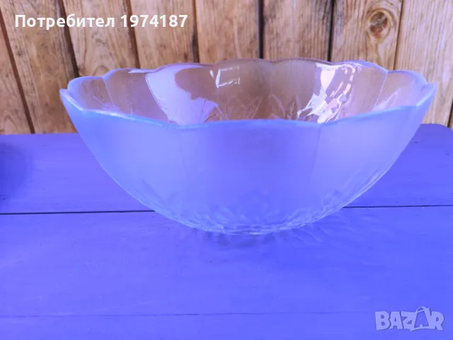 Ново. Стъклена купа с рози, снимка 2 - Чинии - 48110297