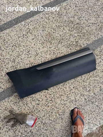 Лайсна долна на задна дясна врата на Ленч Ровър Евог Range Rover Evoque само за 100лв. Bj32-274A48, снимка 3 - Части - 51122034