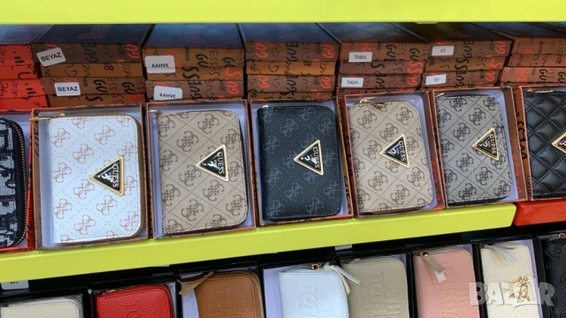 портмонета в кутия chanel ysl saint laurent guess pinko