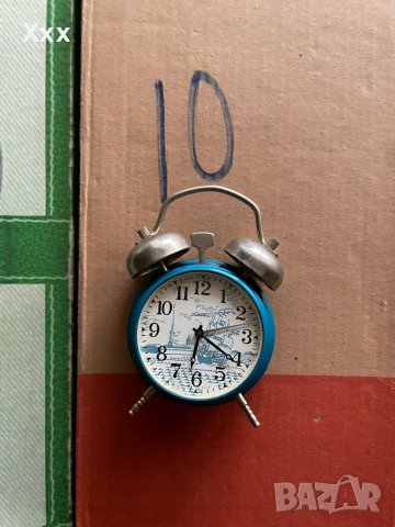 Ракета Руски настолен  часовник с будилник , снимка 1 - Антикварни и старинни предмети - 43557496
