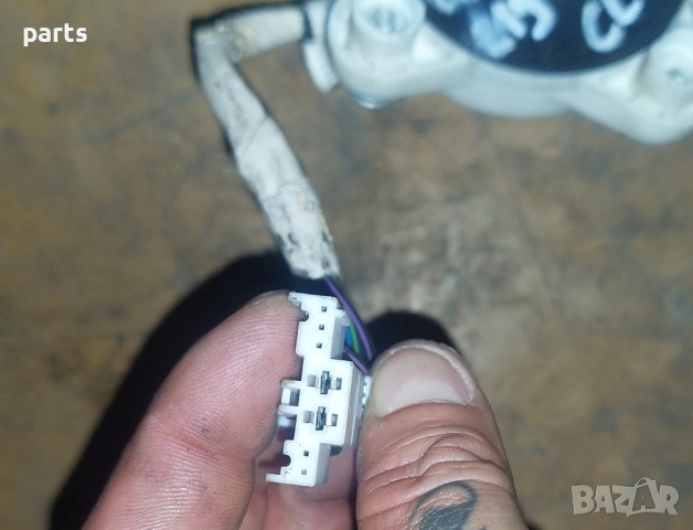 Машинка Предно Ляво Стъкло Мерцедес CLS W219 , снимка 5 - Части - 52409891