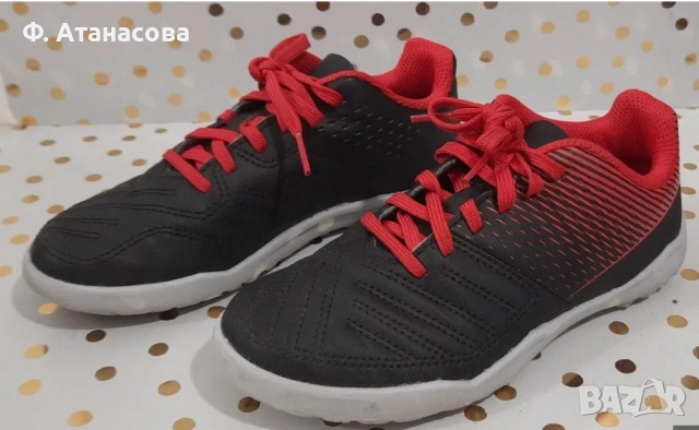 Нови детски футболни маратонки / кецове KIPSTA, 37 номер