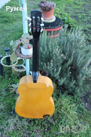 Винтидж акустична китара , снимка 2 - Китари - 52634178