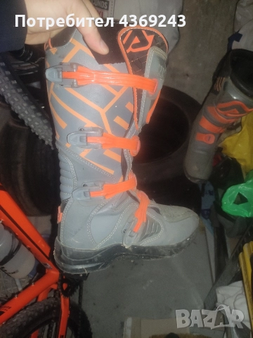 Каска с Ботуши Acerbic , снимка 8 - Аксесоари и консумативи - 52593907