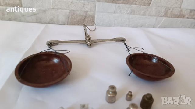 Стара малка везна с теглилки - Сделано в СССР , снимка 5 - Антикварни и старинни предмети - 50987650