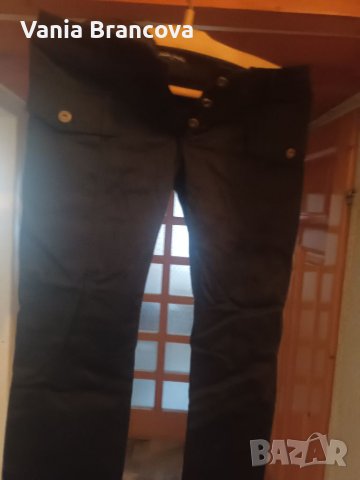 Черен панталон !