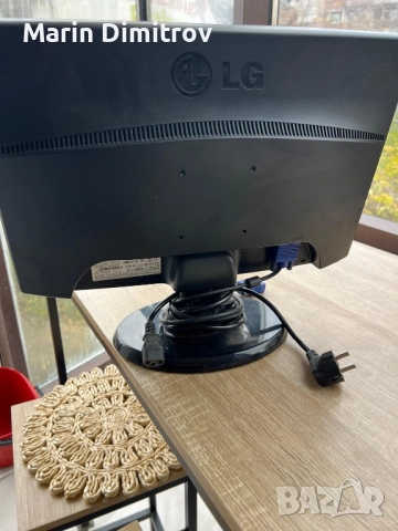 LG монитор , снимка 3 - Монитори - 52975633