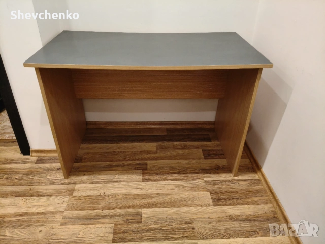 Бюро за компютър 110 на 60 см