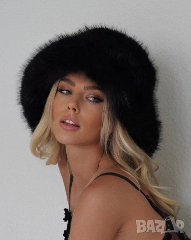 пухени шапки , снимка 4 - Шапки - 51978660