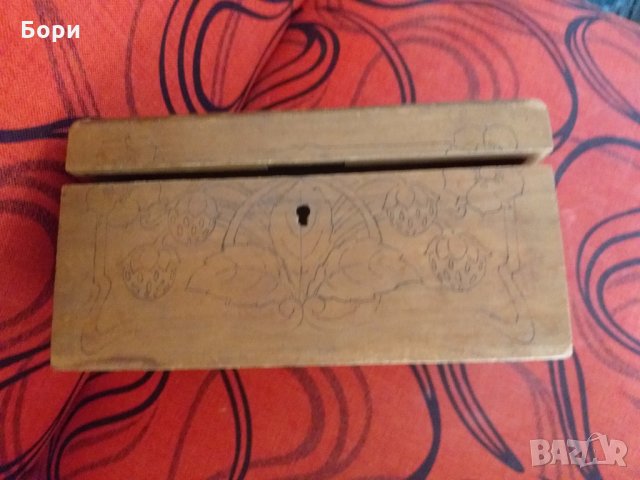 Дървена гравирана кутия, снимка 3 - Сувенири от дърво - 26430528