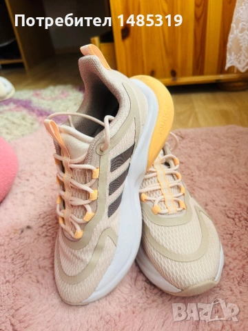 Оригинални обувки Adidas, снимка 2 - Маратонки - 53442283