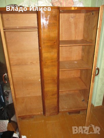 Гардероб дъбов с орехов фурнир винтидж  двукрилен чудесно запазен, снимка 6 - Гардероби - 31108504