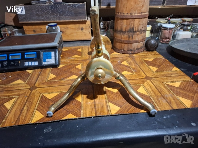 Стара месингова поставка с три крака, снимка 8 - Антикварни и старинни предмети - 51583134