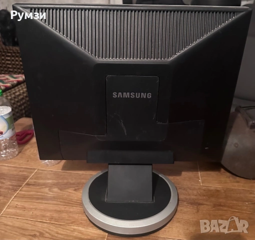 Монитор Samsung Syncmaster 940n 19 инча, снимка 2 - Монитори - 53560587