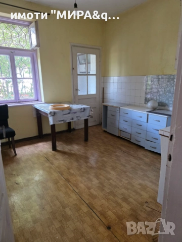 Етаж от къща в кв."Училищни", гр.Хасково