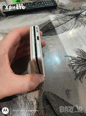 Motorola RAZR 40, снимка 7 - Motorola - 53433287