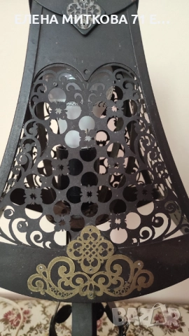 Старинна настолна лампа от метал с орнаменти, снимка 4 - Настолни лампи - 51660350