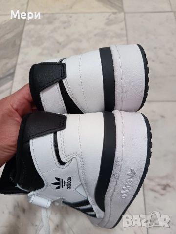Обувки adidas Originals Forum Mid , снимка 2 - Маратонки - 52495419