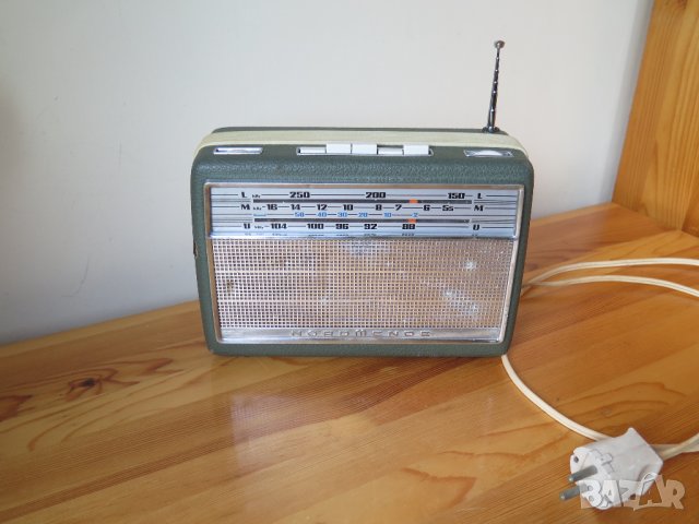 Kofferradio NORDMENDE Transita deLuxe 1962/1963год., снимка 1 - Радиокасетофони, транзистори - 38981841