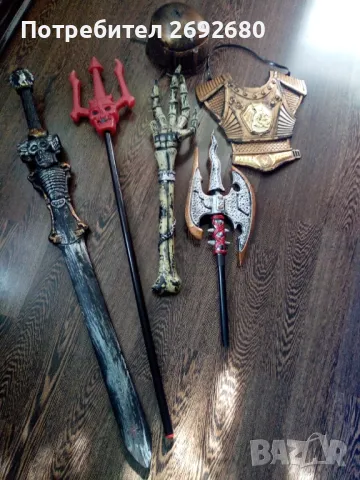 Детски  играчки: тризъбец, меч,ръка на зомби и др., снимка 1