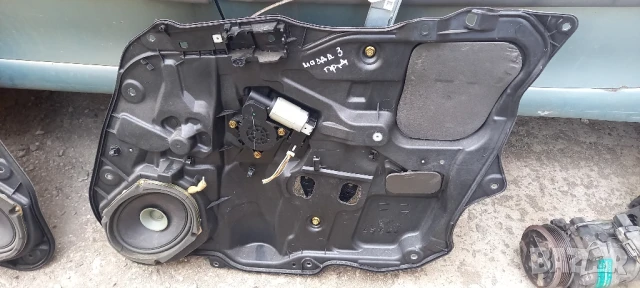 Стъклоповдигачи за Mazda 3, снимка 2 - Части - 50595557