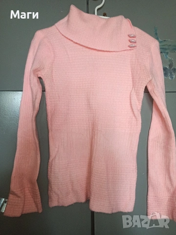 Продавам дамски блузи S размер