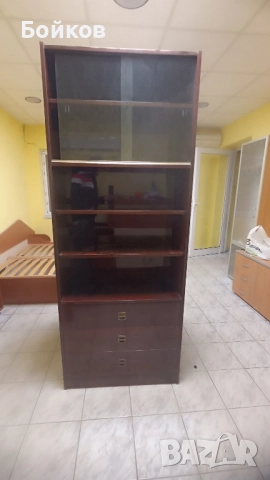 4 секции /шкаф /витрина