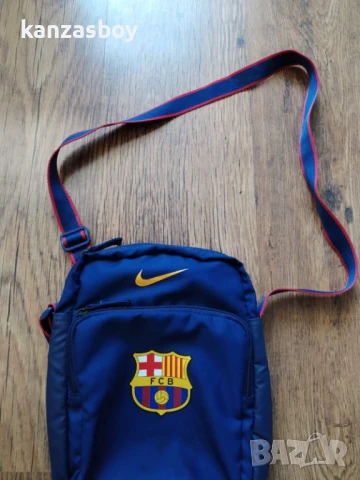 nike barcelona - страхотна мъжка чанта , снимка 2 - Чанти - 50800505