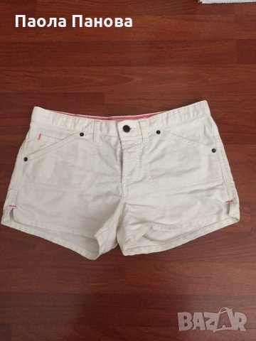 Дамски бели къси панталони Abercrombie , снимка 1 - Къси панталони и бермуди - 26423755