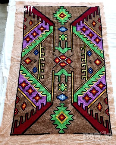 Кавьор за стена голям.