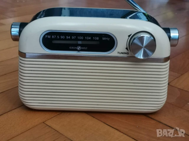 Немско ретро FM/Bluetooth радио