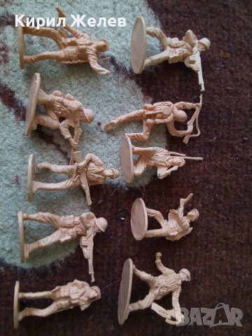 Войници пластмасови 12 броя 51728, снимка 4 - Колекции - 52105205