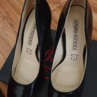 Обувки , снимка 2 - Дамски обувки на ток - 43095747
