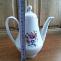 Български порцелан чайник , снимка 2 - Антикварни и старинни предмети - 39807921