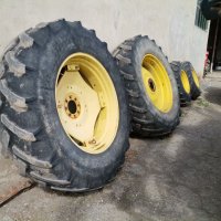 Джанти с гуми за John Deere , снимка 1 - Селскостопанска техника - 40146356