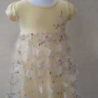 Жълта рокля с цветя за малка принцеса  , снимка 6 - Детски рокли и поли - 33017052