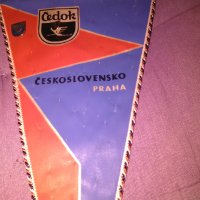 Čedok две флагчета и три значки на известна чешка фирма, снимка 3 - Колекции - 43119727