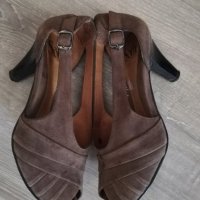 токчета, снимка 2 - Дамски обувки на ток - 26051941