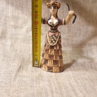 Порцеланова фигура на божество, снимка 3 - Антикварни и старинни предмети - 44002211